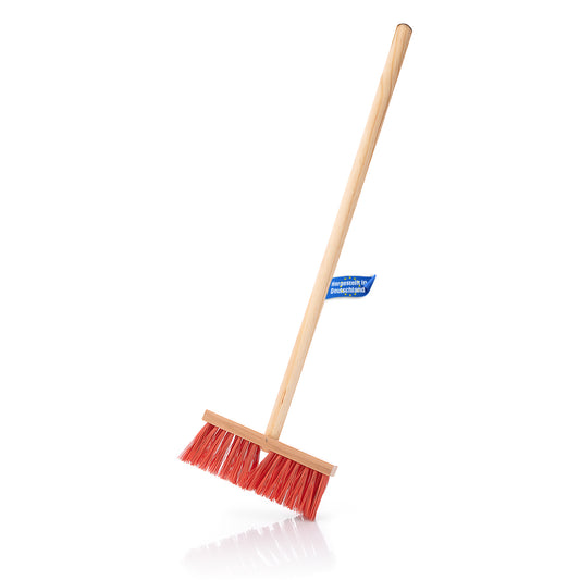BigDean Kinder Besen Straßenbesen mit extra starken roten Borsten - kindgerechte Gartengeräte - Straßenbesen mit stabilem Holz Stiel - Kindergartengeräte Gartenwerkzeuge für Kinder - Made in Germany image 1
