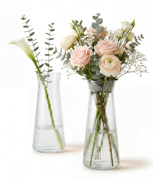 2 Blumenvasen aus Glas Riffeldesign sehr stilvoll