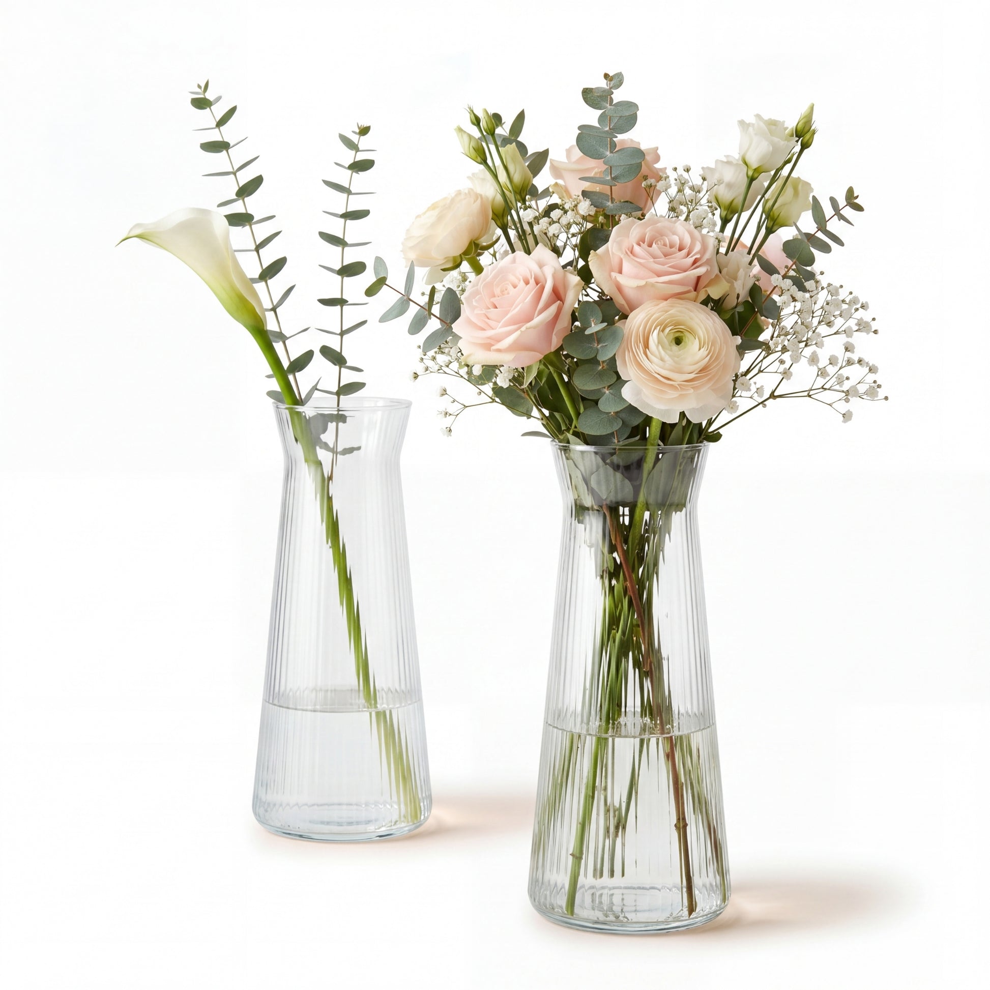 2 Blumenvasen aus Glas Riffeldesign sehr stilvoll